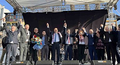 İYİ Parti Genel Başkanı Akşener Bandırma'da