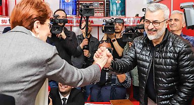 İYİ Parti lideri Akşener, Gölbaşı'nda esnafı ziyaret etti