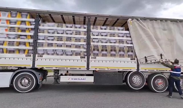 İzmir'de 10 milyon 350 bin adet sahte bandrollü makaron ele geçirildi