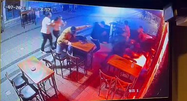 İzmir'de eğlence mekanına silahlı saldırıda canlarını zor kurtardılar