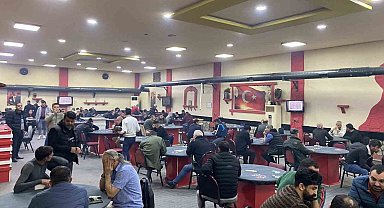 İzmir'de kumar baskını: 83 kişi yakalandı