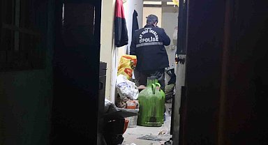 İzmir'de sır cinayet: Bıçakla yaralandı, hastanede hayatını kaybetti