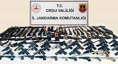 Jandarma ekiplerinden silah kaçakçılığı operasyonu: 66 gözaltı