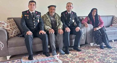 Jandarma şehit ailelerini yalnız bırakmıyor