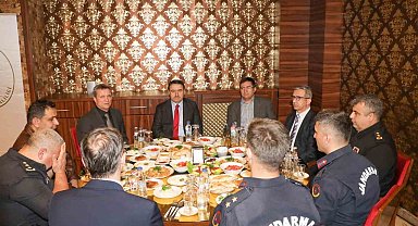 Jandarma ve emniyet personeliyle iftar