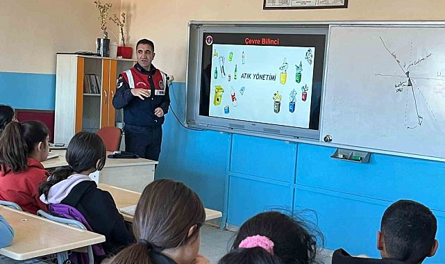 Jandarmadan öğrencilere çevre eğitimi