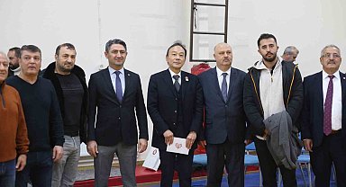 Japon Büyükelçi Takahiko Katsumata'dan genç judoculara kıyafet desteği