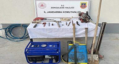 Kaçak kazı yapan iki şüpheli suçüstü yakalandı