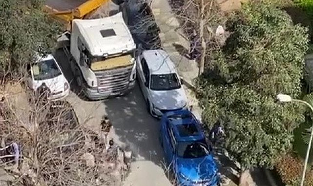Kadıköy'de bıçak ve kemerli kavga kamerada