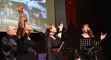 Kadın orkestrasından müziğe zarif bir dokunuş