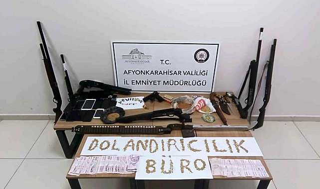 Kadın profilleri açıp sahte altınlarla 1 milyon 325 bin TL'lik vurgun yaptılar