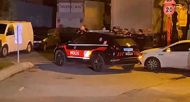 Kağıthane'de hareketli dakikalar kamerada: Polisten kaçtılar, 80 suç kaydı, silahlar ve uyuşturucu çıktı