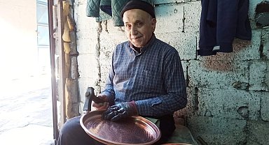 Kahramanmaraş'ta 74 yaşında bakırcılık mesleğine devam ediyor
