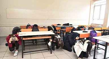 Karabük'teki okullarda deprem tatbikatı yapılıyor