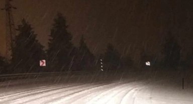 Kastamonu'nun yüksek kesimlerinde kar yağışı etkili oldu