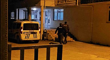 Kavga ettiği kişiye benzetti, tüfekle rehin aldı