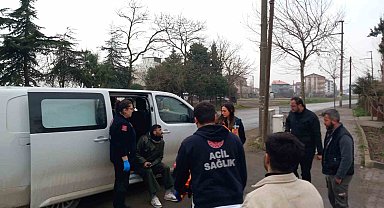 Kaygan zeminde devrilen motosikletli yaralandı