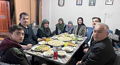 Kaymakam Özpınar, iftarını köydeki ailenin evinde açtı
