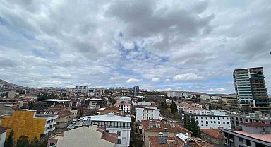 Kimileri yağmur kimileri deprem habercisi olarak yorumluyor: Elazığ'da sirrokümülüs bulutları oluştu
