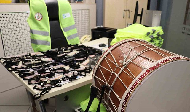 Kimlikleri olmayanlar davul çalamayacak ve bahşiş toplayamayacak
