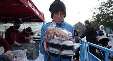 Kırıkkale'de vatandaşlar ilk oruçlarını iftar çadırında açtı
