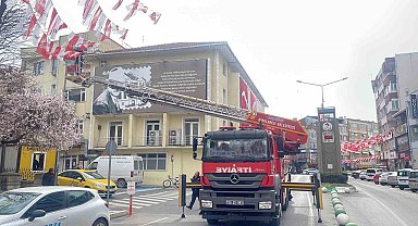Kırklareli'de seçim için asılan afiş, poster ve bayraklar kaldırıldı