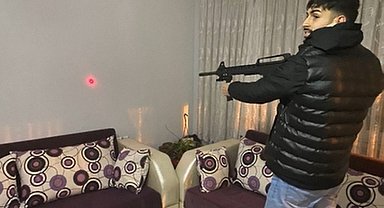 Kız arkadaşını öldüren gencin silahlı fotoğrafları ortaya çıktı