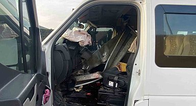 Kocaeli'de kaza: Sürücünün bacağı koptu