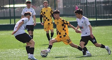 Kocasinan Şimşekspor U18 takımı şampiyon oldu