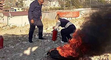 Konteyner kentte yaşayan vatandaşlara yangın güvenliği eğitimi