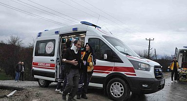 Kontrolden çıkan otomobil şarampole yuvarlandı: 2 yaralı