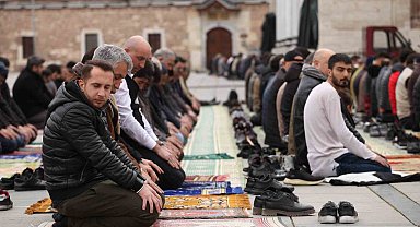 Konya'da Ramazan ayını ilk Cuma namazı kılındı