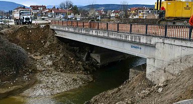 Köprü yapımında çalışmalar büyük ölçüde tamamlandı