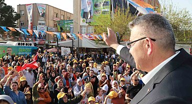Köşk'te Güler galibiyetini kutladı
