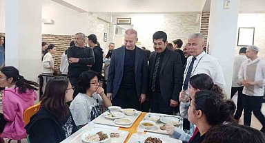 Köyceğiz Kaymakamı Maslak, iftarı öğrencilerle açtı
