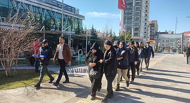 Kripto para üzerinden yüksek kar vaadiyle dolandırıcılık yapan 7 kişi adliyede