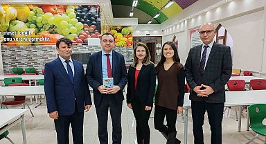 Küçük yazarlar ilk eserlerini imzaladı