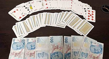 Kumar oynayan 4 kişi suçüstü yakalandı: 25 bin lira ceza kesildi