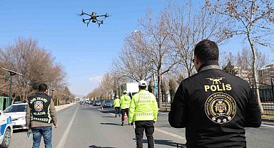 Kurallara uymayan sürücülere havadan ceza yağdı