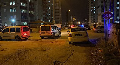 Kurusıkı tabanca ateş aldı, 2 çocuk yaralandı