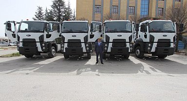 Kütahya İl Genel Meclisi Başkanı Muammer Özcura: "8 yeni kamyon Özel İdaremize güç katacak"