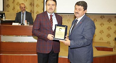Kütahya İl Genel Meclisi üyelerine teşekkür plaketi