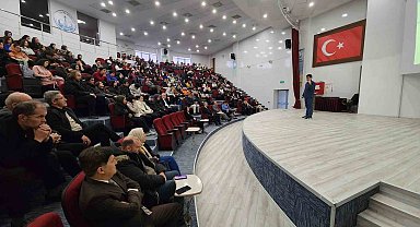 Kütahya'da 12. sınıf öğrencilerine motivasyon ve sınavlarla ilgili bilgilendirme semineri