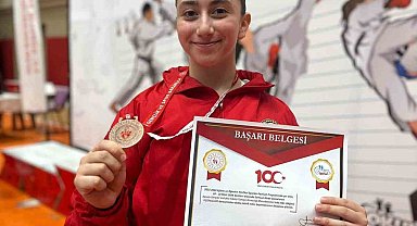 Kütahyalı Asiye Irmak Türkiye üçüncüsü