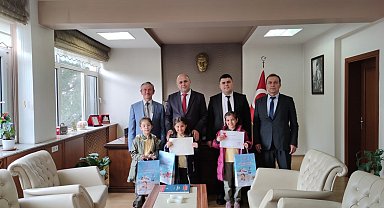 Kütüphane Haftasında en çok kitap okuyan öğrenciler ödüllendirildi