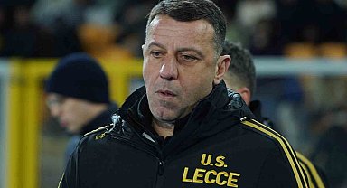 Lecce, Thomas Henry'e kafa atan Roberto D'Aversa'nın görevine son verdi