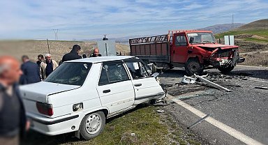 Malatya'da otomobil ile kamyonet çarpıştı: 1 ölü