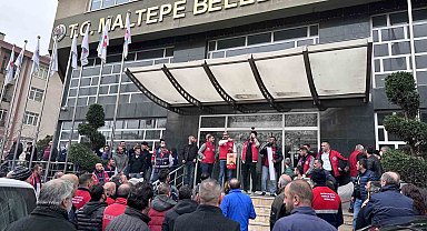 Maltepe'de maaşını az bulan belediye işçileri eylem yaptı