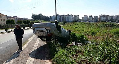 Manavgat'ta otomobil takla attı: 1 yaralı