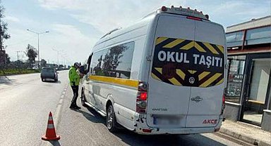 Manisa'da 2 okul servisi daha trafikten men edildi